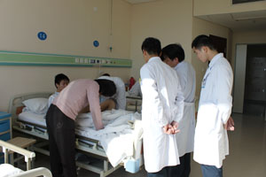医生查房